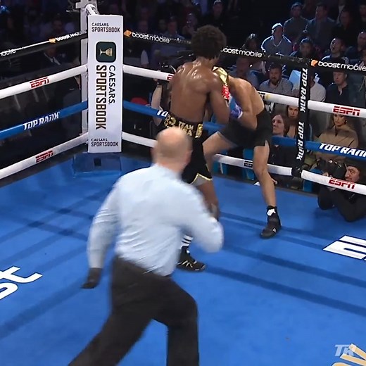 Keyshawn Davis didn't disappoint in his #TopRank debut 🌟 He looks to follow it up with a big performance on March 19. #BerlangaRolls | ESPN | Top Rank Boxing