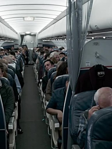 Sully crash #sullycrash #sully #crash #landingscene #plane #movies #movieclip