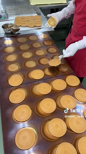 福岡のいちご専門店の生どら焼き紹介