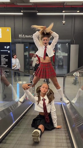 Can you do a split? 😈👯‍♀️😍