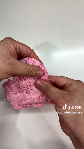 Cómo hacer un alfiletero en forma de corazón