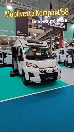 Le Mobilvetta Kompakt 68 est l'une des nouveautés 2026 de la marque italienne. ➡️ Un profilé étroit (2,15 m) offrant lit central, salon face face et douche indépendante. Tarif (avec options): 85.491€. #campingcar #motorhome | Le Monde du Camping-Car