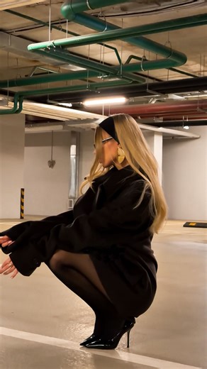 Viktoriia Popova on Instagram: "😻😮‍💨🤤 это шерстяное пальто в моей гардеробной – невероятный стиль @trimpol.store 🌪️"