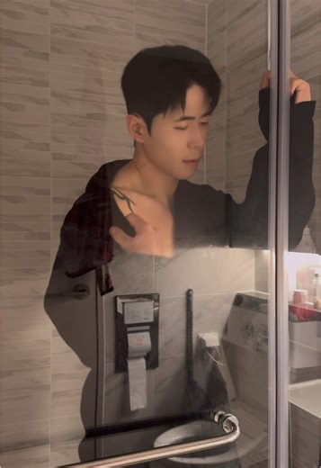 Shower Dance Moves to Try at Home