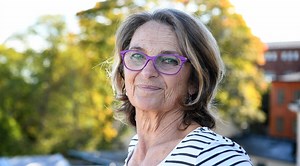 Bortglömda bilder på Suzanne Reuter – folkkära stjärnans förflutna