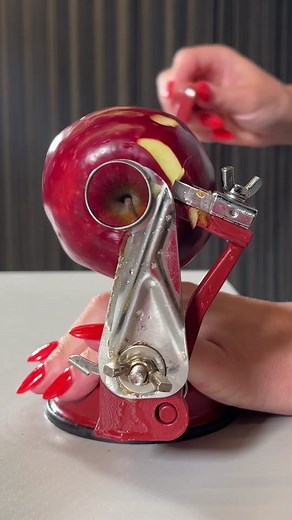 Whether it's making fresh applesauce or warm, buttery apple pie, we've got the perfect tool for you. This 3-in-1 rotary device peels, cores, and slices apples remarkably quickly. When our Newsletters Manager Sofia Sokolove thinks about getting cozy, she thinks about this tool, which has been her family for over 30 years. She remembers gathering with her mom and grandma in the kitchen to peel apples and filling the space with the irresistible aroma of apple pie. #cozy #cozykitchen