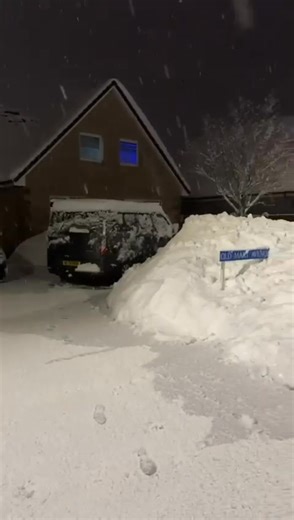 Insch last night. Now we have the issue of deep tracks from 4x4’s and tractor - which we are so grateful for - however, a lot of vehicles don’t now have the ground clearance. | Fubar News