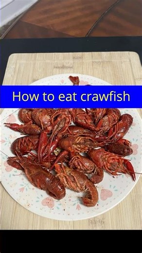 How to Eat Crawfish Like a Pro (Peel & Devein Fast!) 🦞 #Shorts