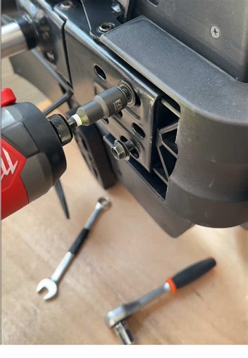 To install effortlessly, switch your tool—it’s that simple.#tools #socketset #homerepair #diy #impactdriver