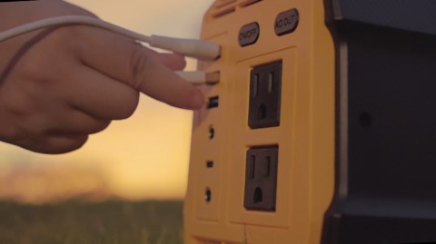 VTOMAN FlashSpeed 300 Portable Power Station, 300W 230Wh LiFePO4 Battery with 3000 Life Cycles, 100W PD USB-C Fast Charge, 6 Outputs for Outdoor Camping, Home Backup, RV, Off-Grid