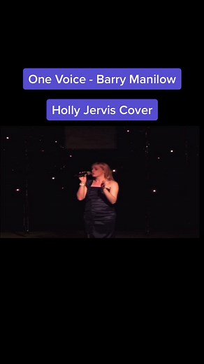 One voice / Holly Jervis #hollyjervis #holiday #park #holidaypark #performance #performer #singer
