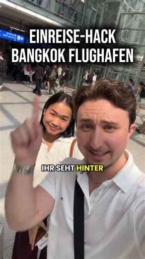 Simon Hocevar | Thailand • Reisen • Auswandern 🇹🇭 on Instagram: "Diesen Tipp kenne nur wenige 😮🤫 Wer keinen thailändischen Partner hat, aber dennoch die Warte-Dauer, bei der Immigration deutlich verkürzen will, kann sich auch privat den so genannten Fastlane Service buchen. Damit kann man die Warteschlange auch einfach überspringen. Mit Partner geht das Ganze aber ebenso kostenlos 🤝🇹🇭 folg mir, um kein Video mehr zu verpassen #mysummerinthailand #thailandimmigration #thailandreise #thaila