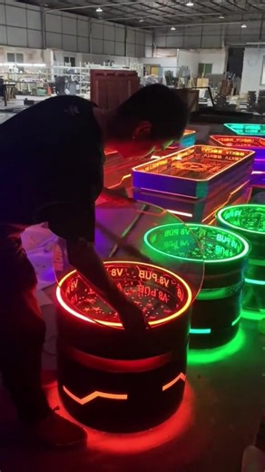 The colorful and luminous signboard at the storefront is definitely a key to attracting a large amount of traffic.#lightbox #lamplight #ledlightstrip #led #logodesign