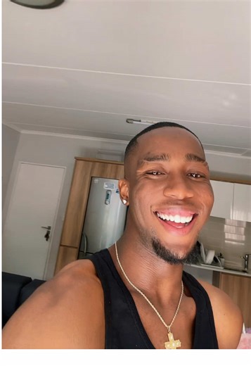 Necks! Necks! Necks! 🌝 #roiii #fypシ #southafricatiktok🇿🇦 #mzansitiktok #satiktok🇿🇦