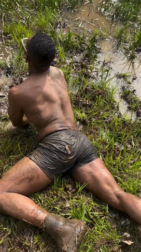 Even better than getting to catch a Common Snapping Turtle (Chelydra serpentina) is getting to release them! There’s something primitive/ prehistoric about the way these turtles swim, making it epic to watch them slide back into the depths of the muck! | Caveman Wildlife