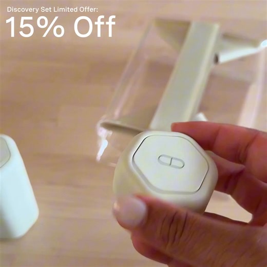 Stressed packing? Meet the mess-free way to bring your entire routine, everywhere you go. Cadence Capsules are ✔️ Leakproof ✔️ Magnetic ✔️ TSA-compliant The Cadence Parcel is ✔️ Zipperless & Secure ✔️ Magnetic ✔️ TSA-compliant ✔️ Insanely Durable ✔️ Waterproof Base | Cadence