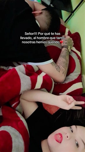 Con lágrimas en los ojos te digo y de seguiré diciendo porque nos dejaste ptm, aveces no puedo ser tan fuerte enano se llevaron parte de mi, perdón si no los dejo descansar ni a ti, ni a mi mamá pero este dolor y vacío que siento todas las noches nadie nunca me lo podrá curar💔💔💔 #parati #fyp #viral #fyppp #fouryou