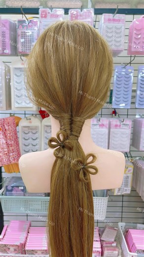 Có đầu canh tự nhiên lượng khách tăng thêm 50% mấy bà có tin ko ??? Thường xuyên up những mẫu tóc mình làm, đảm bảo sẽ có khách cùng gu rồi ib đặt lịch àk... Tui áp dụng cách này từ lúc mới ra làm nghề tới bây giờ, công nhận đạt kết quả ngoài mong đợi #mithanhshop #nhatrang #mithanhmakeup