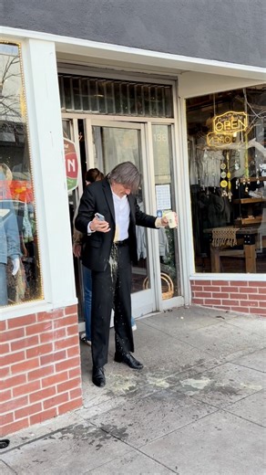 The “R” in rentals also stands for reliable. Sit back, relax, and let our in-store experts get you fitted, tailored, and event-ready. More looks here https://mensw.com/4bjVJCV Creator’s IG: @mrwardstyle | Men's Wearhouse