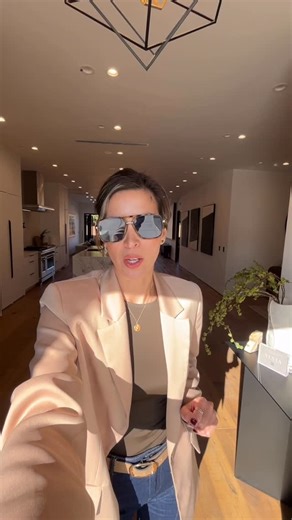 ✨𝐌𝐀𝐑𝐈𝐀 𝐃𝐄 𝐂𝐀𝐏𝐑𝐈𝐎✨ on Instagram: "✨ Just Listed in the Hollywood Riviera! 5407 Via Del Valle — 4 bed | 3.5 bath | 2,847 sq ft of coastal modern living. Chef’s kitchen, bifold doors, stunning backyard… this one checks every box. 🏡 Come see why buyers are falling for this home. DM me for more info! #MissRealtor Aaron Klapper DRE #01409532 #TorranceRealEstate #HollywoodRiviera #JustListed"