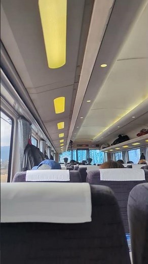 朝のロマンスカー車内｜通勤時間の静かな特急空間【小田急】