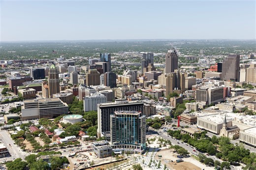 In Texas, hourly workers are met with federal minimum of $7.25 per hour