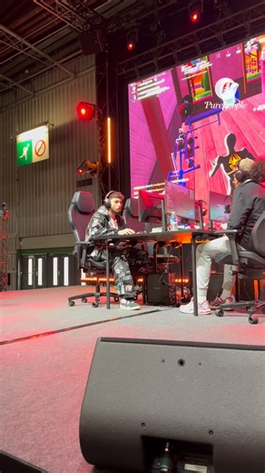 Purepeople on Instagram: "Inoxtag à la Paris Games Week pour un tournoi Fortnite 🔥🎮 @inoxtag @parisgamesweek Ambiance électrique à la Paris Games Week ! ⚡ Inoxtag a participé à un tournoi Fortnite en collaboration avec Orange, devant un public survolté. Entre performances, bonne humeur et compétition, le créateur de contenu a une fois de plus conquis les fans présents 💥🏆 Et vous, vous auriez aimé jouer à ses côtés ? 💬👇 #Inoxtag #ParisGamesWeek #Fortnite #Orange #Gaming #Esport #Paris #Pure