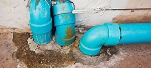 How to Repair a Leaking PVC Irrigation Pipe | DoItYourself.com