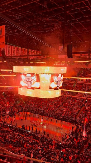 37K views · 350 reactions | Intro Byków + tegoroczny parkiet NBA CUP na żywo.... no nigdy mi się to nie znudzi  #chicagobulls #intro #reels | Bulls PL | Facebook