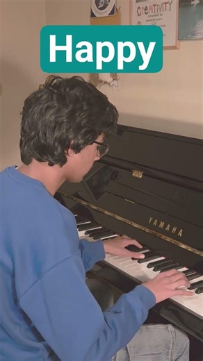 Happy (Pharrell Williams) on piano