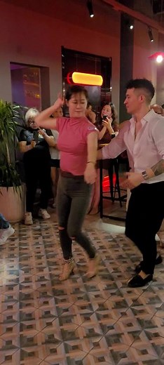 ISALSA舞蹈工作室戴校长和亚洲莎莎王子共舞一曲，热情浪漫的拉丁salsa舞曲。#这舞姿这步伐 #爱跳舞爱生活 #舞动人生