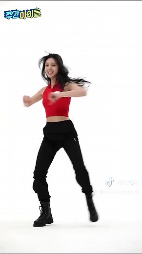 ITZY Yuna - A Stunning Performance In The Morning