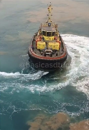 Manuver Ekstrem Kapal ASD TUG yang Mengagumkan