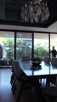 Doble altura entre dos patios #ArquitecturaTropical #CasaTropical #DobleAltura #PatiosInteriores