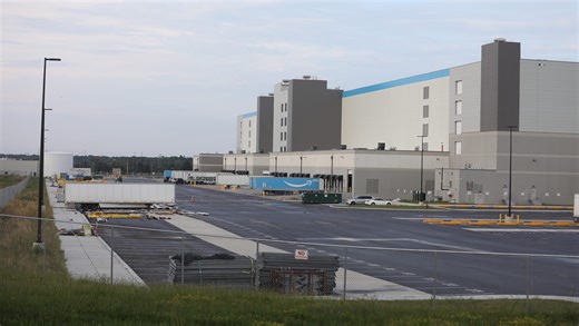 Amazon is hiring thousands in New York for the holidays. Here's how to apply