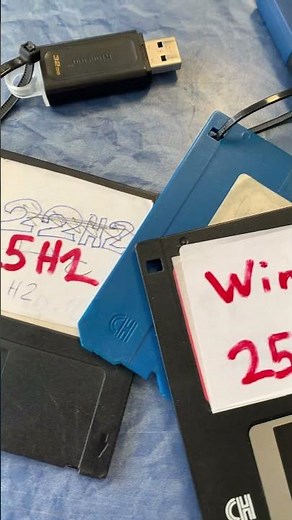 Never loose your usb stick again! Put a floppy disk on it!