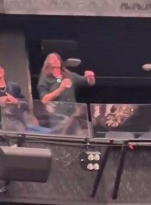 4.9K views · 25 reactions | Dave Grohl 03/02/24 U2 Concert The Sphere Las Vegas NV https://x.com/christiestclair/status/1764191203069989366?s=46&t=QpsCrVnt00IiA22T1xeGyQ | Foozie's Foo Fighters News | Facebook