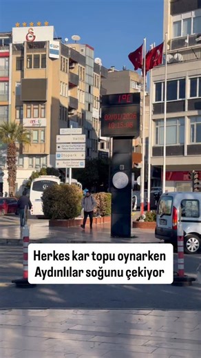 Yeni Söke Aydın Haberleri on Instagram: "Ülke karla mücadele ederken Aydınlılar soğuk havayla boğuşuyor"