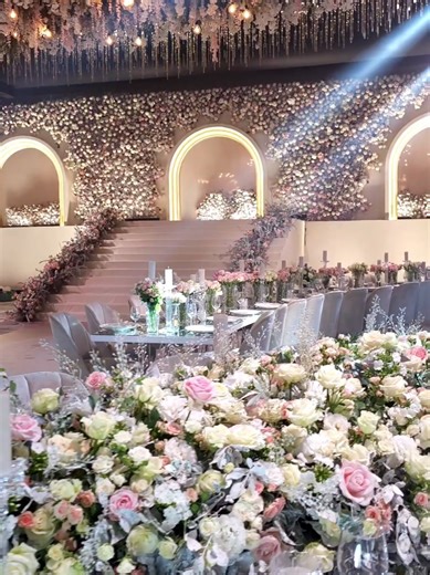Lebanese Weddings: Built to Impress