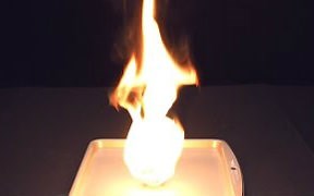 【幻视】10个易学的神奇火焰戏法@人人美剧