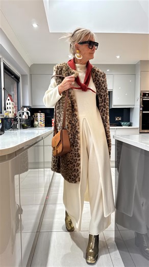 . O jeepers I love this whole style! . New Season @katebartondesigns cashmere & wool blend co-ord! Just YUMMY 🤤 . Worn with Gilet @issy.london ly Boots @esskashoes old Scarf @amazonuk Bag New season @demellierlondon Contains a bit of everything! . . Now I’m off to have an Op so not sure when I’ll be back 😜😜 #nervous Poll on stories to guess what I’m having done 🥹🥹so far you haven’t a clue have you 😂😂😂 . . . . . #grwm #winterwhites #sustainablebrands #cashmere #mystyle | Morag Cooper