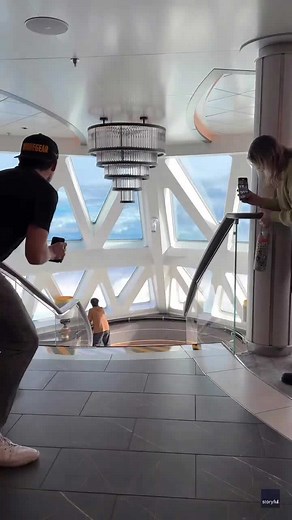 Cruise Ship Tossed by Huge Waves in Infamous Drake Passage