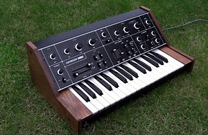 Korg 770 Analog Monophonic 1970s Synthesizer Demo