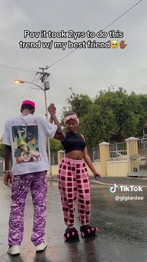 Best Friend Challenge Trends on TikTok