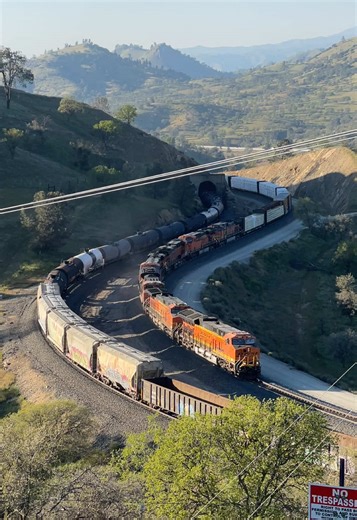 Trains meet at the top of the loop . . . . . #bnsf #freighttrain #railfansoftiktok