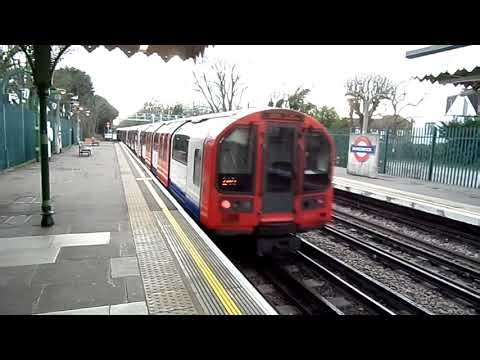 Trains at Snaresbrook station 28/2/26