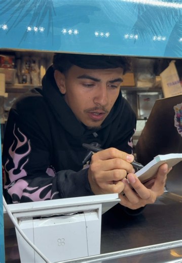How to Order Tacos in English: Simple Taco Order Phrases