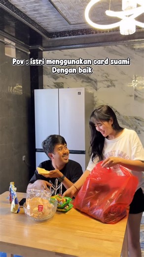 Nurul Hikma on Instagram: "Ingat yah buk ibu digunakan dengan baik jangan tunggu di gunakan orang lain 🤣 Apalgi harus update gadget di @gallery.phone"