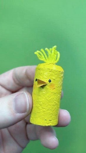 54K views · 684 reactions | Turn a wine cork into a cute spring chick for Easter. Kids will love this spring chicken activity. This is an easy craft for place settings and easter parties. Kids will love this craft when they are feeling bored. #spring #chick #easycraft #kidscrafts #crafty #kidsactivities #easter | Timm Sevitz | Facebook