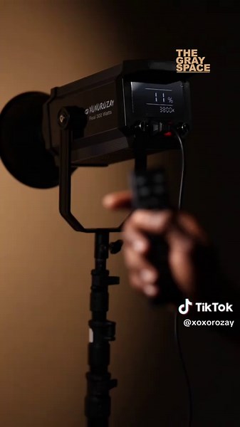 💡 XOXOROZAY REAL 300-watts LED beast gives you pro-level lighting in seconds ⚡ 📦 Comes with: 🧍‍♂️ XOXOROZAY Reversible Portable Light Stand (🎒 free bag) 💼 Video Light Bag 💰 Price: 2800 GHC 🔥 On Sale: 1600 GHC DM/Call/Whatsapp 0266181089 🎯 #XoxoRozayLight #contentcreatorgear